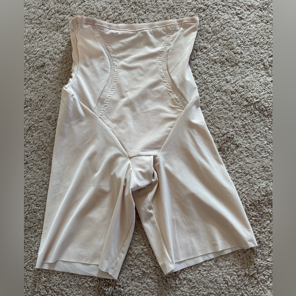 Maidenform size small shapewear nude rarely worn
